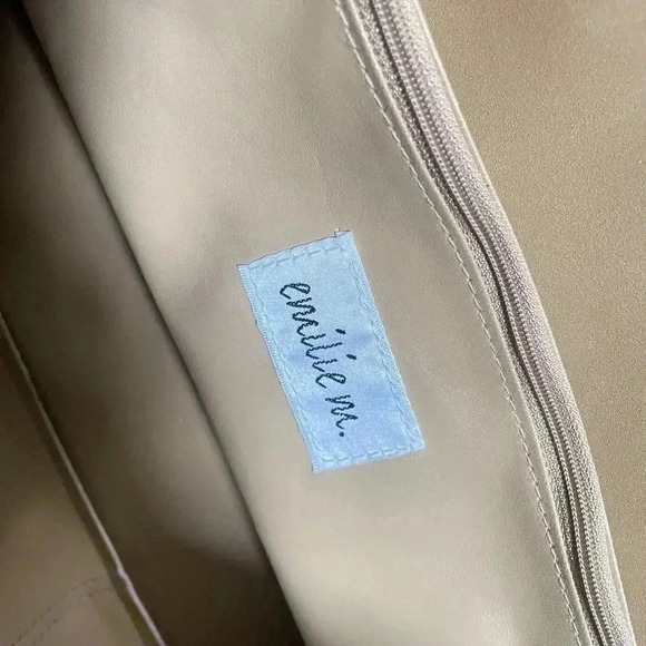 Emilie M. Vintage Red Vegan Leather Tote w/Strap Detail Med SZ - Picture 8 of 10